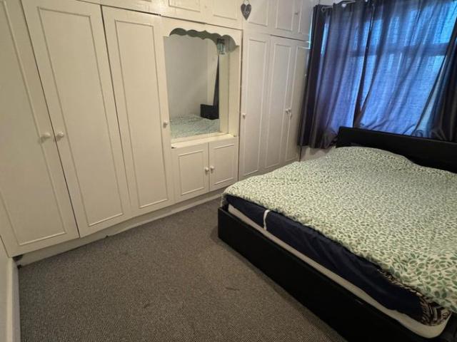 Southall, 2 UB1, 4 bed semi detached house to rent, £2,500 pcm | PrimeLocation