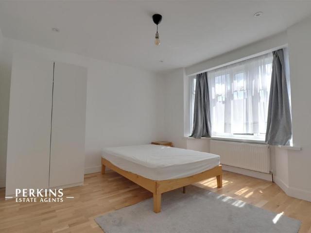 Southall, UB1 1 bed in a house share to rent £700 pcm £162 pw