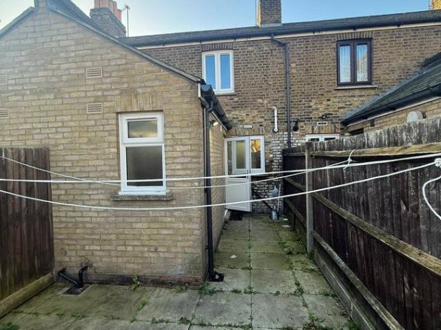 Southall UB1, 2 bed terraced house to rent, £2,250 pcm | PrimeLocation