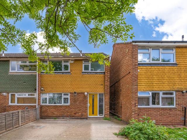 Southall UB1 5 bed end of terrace house to rent £3,000 pcm £692 pw