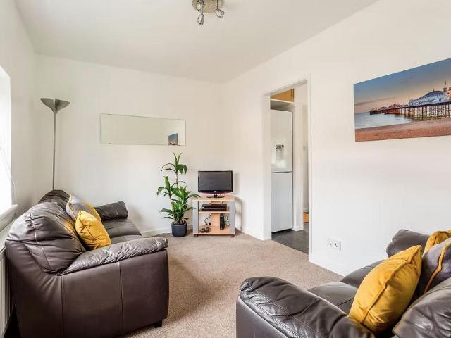 Southall Avenue, Brighton 1 bed house to rent £780 pcm £180 pw