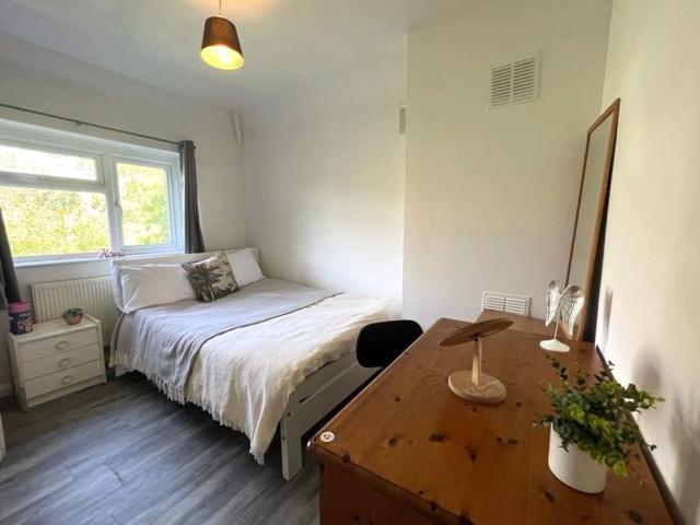 Southall Avenue Room 3, Brighton BN2, 5 bed terraced house to rent, £433 pcm | PrimeLocation