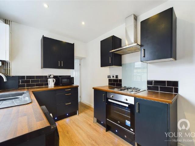 Southampton Road, Northampton NN4 4 bed house to rent £2,160 pcm £498 pw