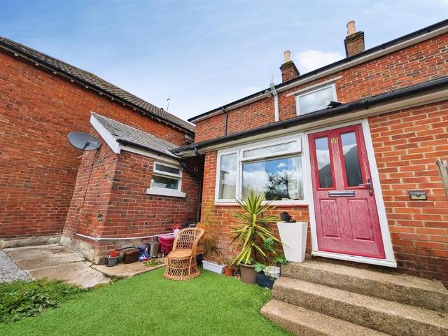 Southampton SO16 2 bed apartment to rent £1,000 pcm £231 pw