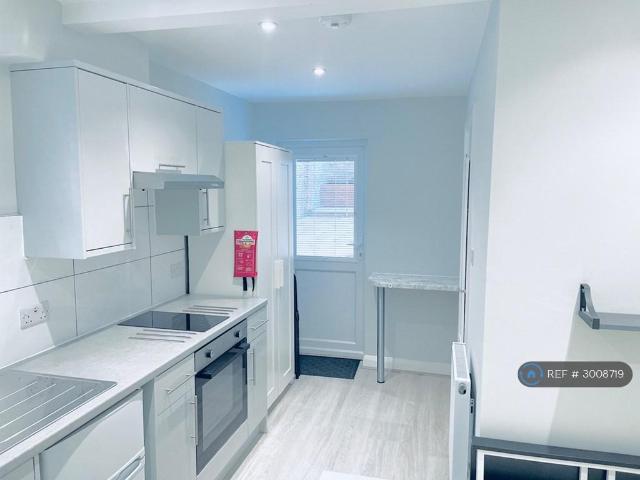 Southampton St, Reading, RG1 Studio to rent £800 pcm £185 pw