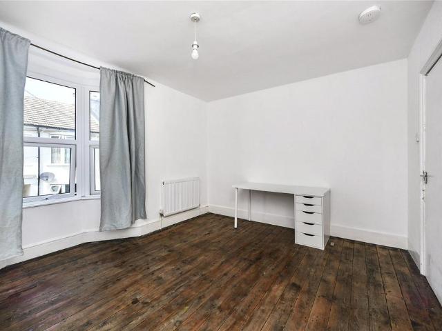 Southampton Street, Brighton, East. 4 bed terraced house to rent £2,250 pcm £519 pw