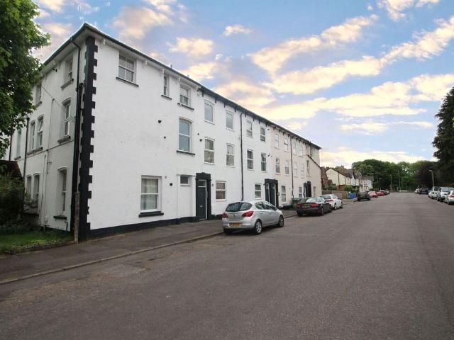 Southampton Street, Farnborough, Hampshire GU14, 1 bed flat to rent, £900 pcm | PrimeLocation