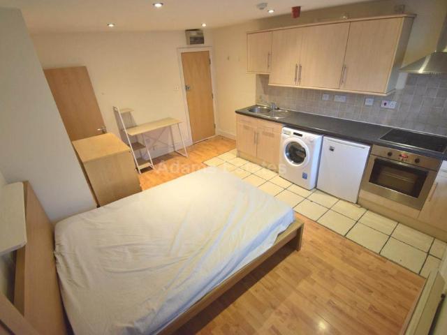 Southampton Street, Reading Studio to rent £975 pcm £225 pw