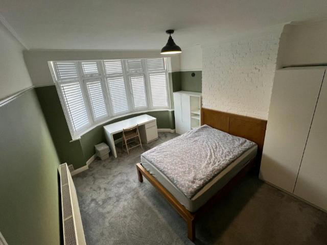Southbury Road, Enfield EN1 1 bed in a house share to rent £850 pcm £196 pw