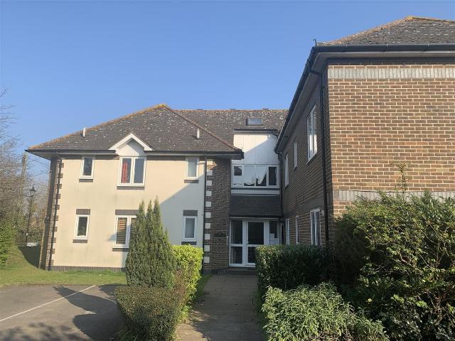 Southbank Court, Chichester PO19, 2 bed flat to rent, £1,200 pcm | PrimeLocation