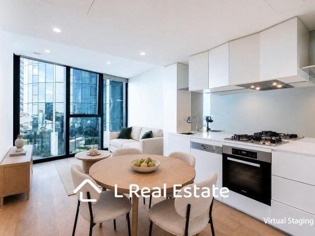 8% Rental Return! Southbank Luxury: Heated Pool, Spa & Panoramic City Views