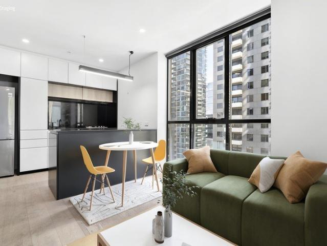 Southbank Style, Sophistication and a Serene Corner Setting