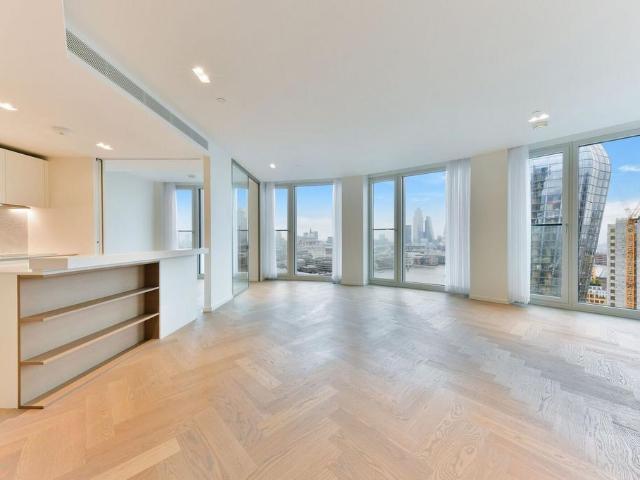 Southbank Tower 55 Upper Ground, SE1 2 bed apartment to rent £6,750 pcm £1,558 pw