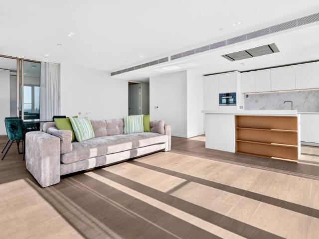 Southbank Tower 55 Upper Ground. 2 bed apartment to rent £7,500 pcm £1,731 pw