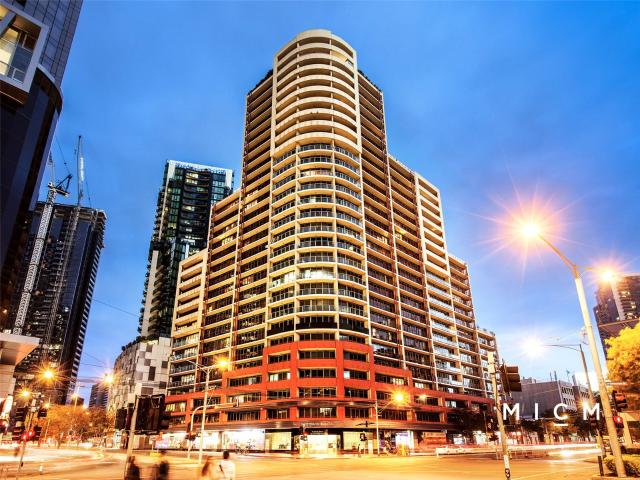 Southbank Towers: 3 bedroom, 8th floor apartment!