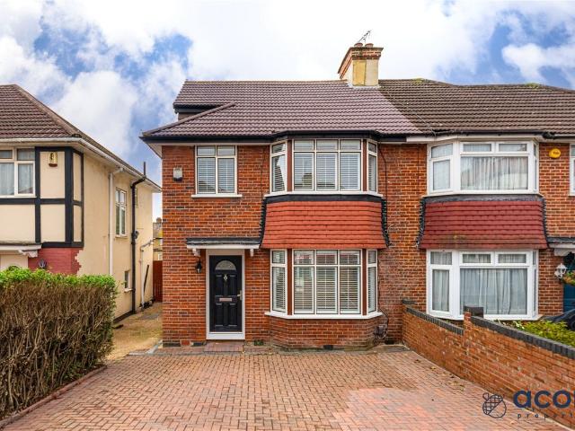 Southbourne Avenue, Colindale, London NW9, 4 bed semi detached house to rent, £3,150 pcm | PrimeLocation