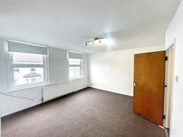 Southbridge Road, Croydon, Surrey CR0, 1 bed flat to rent, £1,300 pcm | PrimeLocation