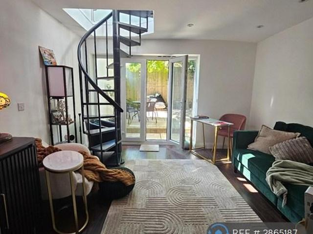 Southchurch Ave, Southend, SS1 2 bed maisonette to rent £1,570 pcm £362 pw