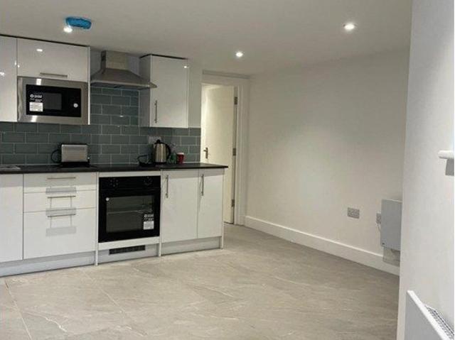 Southchurch Avenue, Southend On Sea SS1, 2 bed end terrace house to rent, £1,550 pcm | PrimeLocation