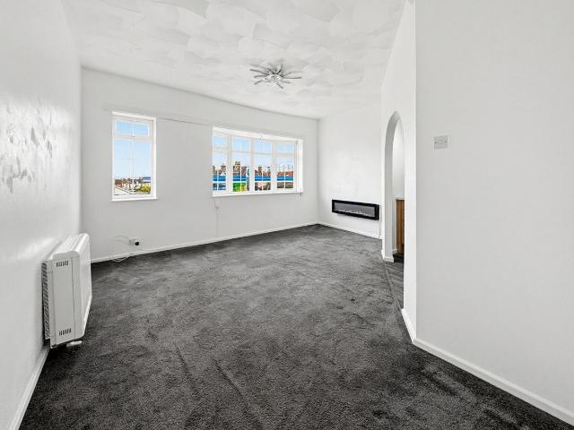Southchurch Road, Southend On Sea, 2 SS1, 2 bed flat to rent, £1,100 pcm | PrimeLocation