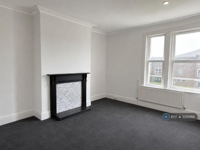 Southchurch Road, Southend On Sea, SS1 3 bed flat to rent £1,100 pcm £254 pw
