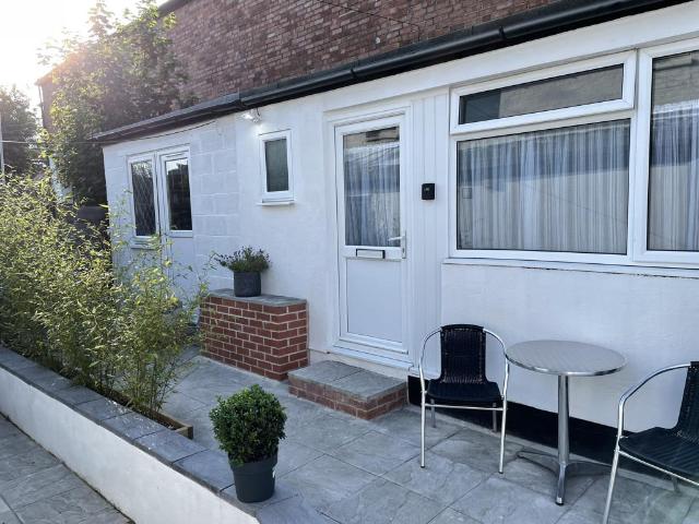 Southcote Road, Bournemouth, BH1 Studio to rent £700 pcm £162 pw