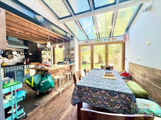 Southcote Road, London 3 bed apartment to rent £4,500 pcm £1,038 pw
