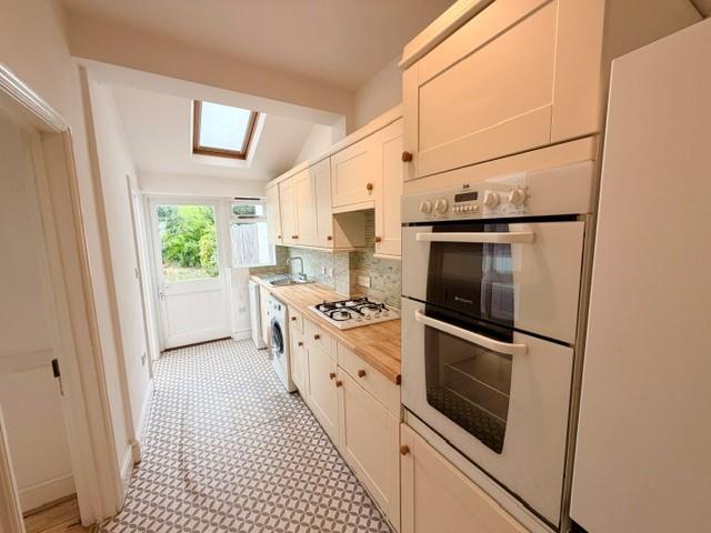 Southcote Road, London SE25 3 bed terraced house to rent £2,100 pcm £485 pw