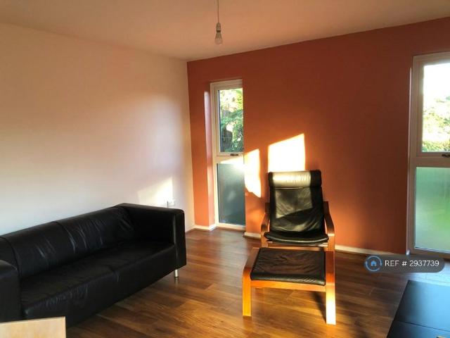 Southcote Road, Reading, RG30 2 bed flat to rent £1,375 pcm £317 pw