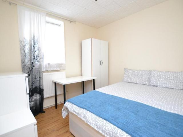 Southcott House, Devons Road, Bow, London E3, Room to rent, £780 pcm | PrimeLocation
