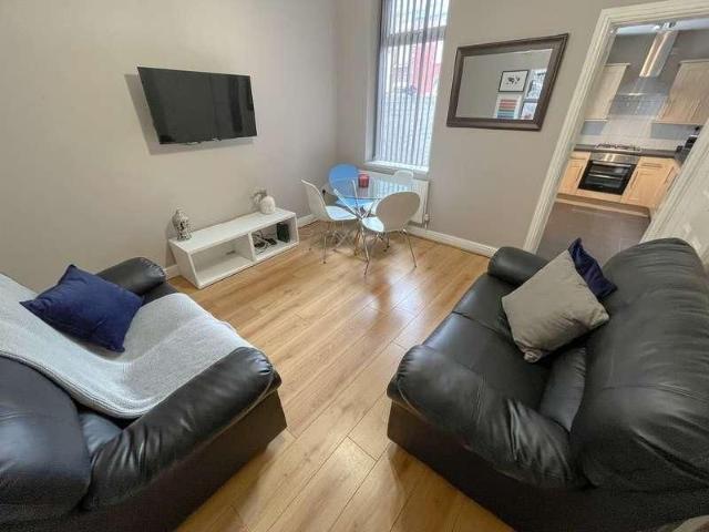 Southdale Road, L15