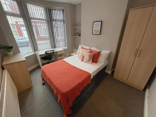 Southdale Road, Liverpool, L15 4HZ, United Kingdom | 4 bed townhouse for rent #134169077 | Rentberry