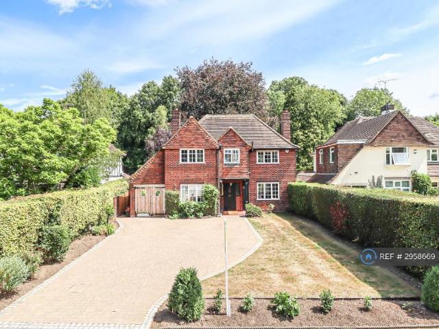 Southdown Road, Harpenden, AL5 3 bed detached house to rent £3,250 pcm £750 pw