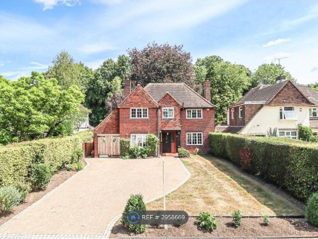 Southdown Road, Harpenden AL5, 3 bed detached house to rent, £4,250 pcm | PrimeLocation