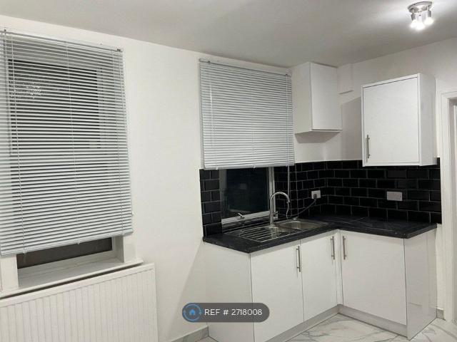 Southey Green Road, Sheffield S5, 3 bed semi detached house to rent, £950 pcm | PrimeLocation