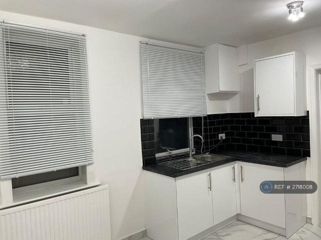 Southey Green Road, Sheffield, S5 3 bed semi detached house to rent £950 pcm £219 pw
