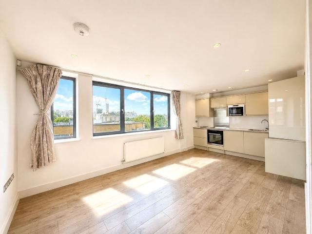 Southey House, 33 Wine Street, Bristol BS1, 1 bed flat to rent, £1,300 pcm | PrimeLocation