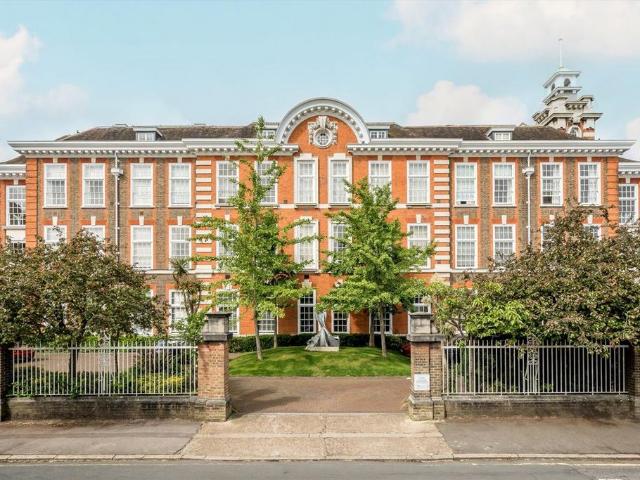 Southey Road, London SW19 3 bed flat to rent £3,500 pcm £808 pw
