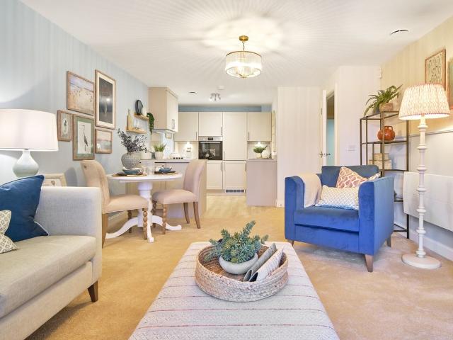 Southend On Sea SS1, 2 bed flat to rent, £2,875 pcm | PrimeLocation