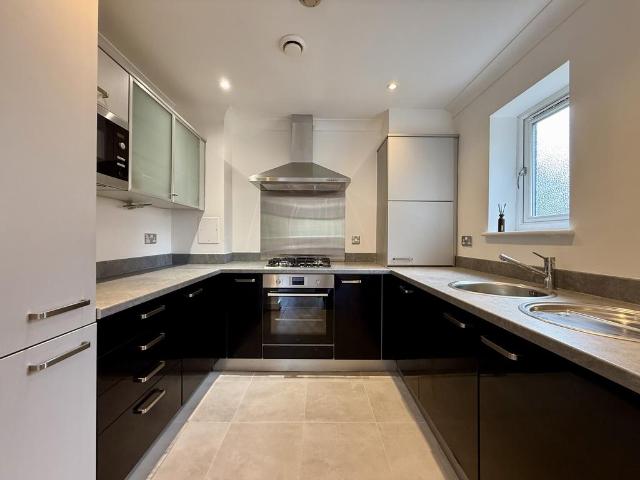 Southend Road, Beckenham, BR3 2 bed flat to rent £2,000 pcm £462 pw