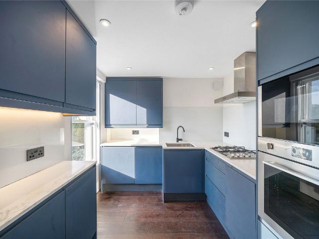 Southend Road, Beckenham BR3, 2 bed flat to rent, £2,300 pcm | PrimeLocation