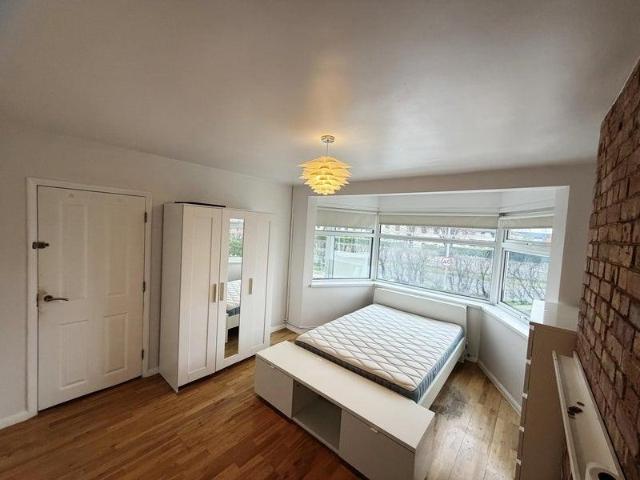 Southend Road, Woodford Green IG8 1 bed in a house share to rent £1,150 pcm £265 pw