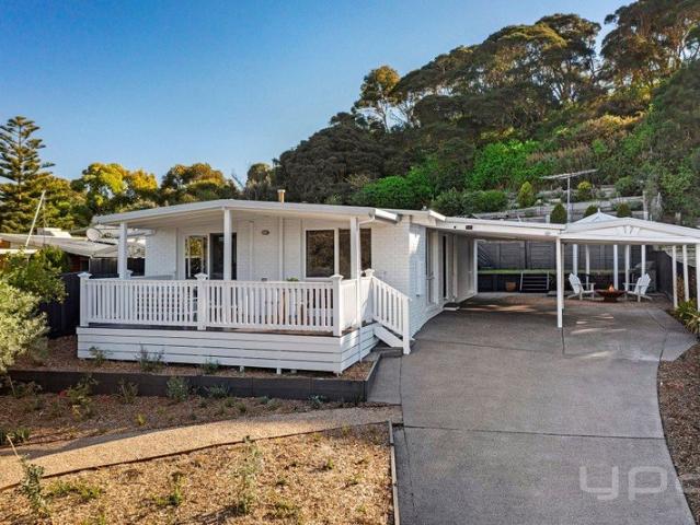 Southern Coastal Retreat Moments From Rye Village & Foreshore