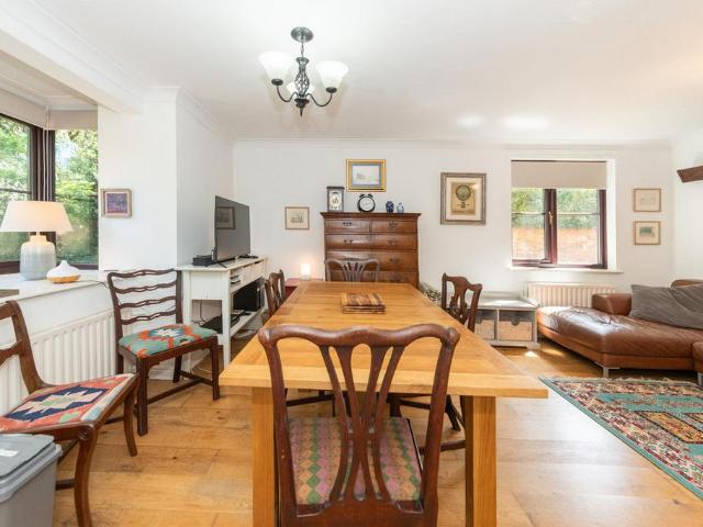 Southern Hill, Reading, RG1 2 bed flat to rent £2,700 pcm £623 pw