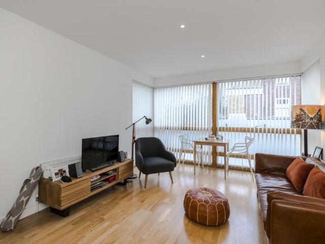 Southern Row London W10 1 bed apartment to rent £2,350 pcm £542 pw