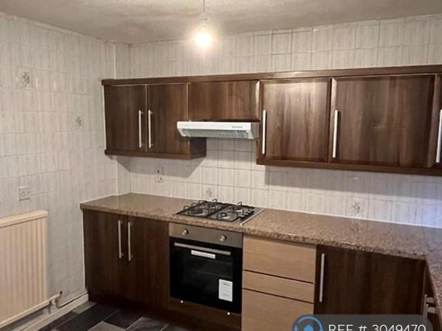 Southfield, Platt Bridge, Wigan, WN2 3 bed terraced house to rent £820 pcm £189 pw