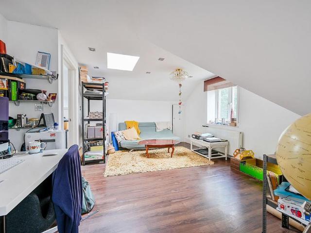 Southfield road, Chiswick, London, W4 1 bed flat to rent £1,750 pcm £404 pw