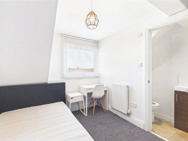 Southfield Road, Middlesbrough TS1, 12 bed shared accommodation to rent, £400 pcm | PrimeLocation