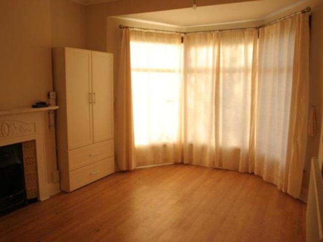 southfield 4 bed house share to rent £2,080 pcm £480 pw