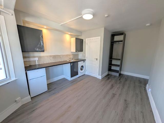 Southfields, Hendon NW4, Studio to rent, £995 pcm | PrimeLocation